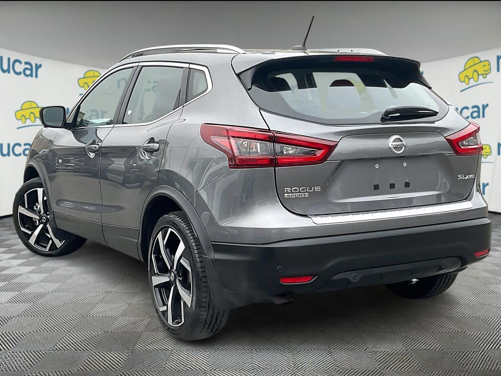 2022 Nissan Rogue Sport SL photo 3