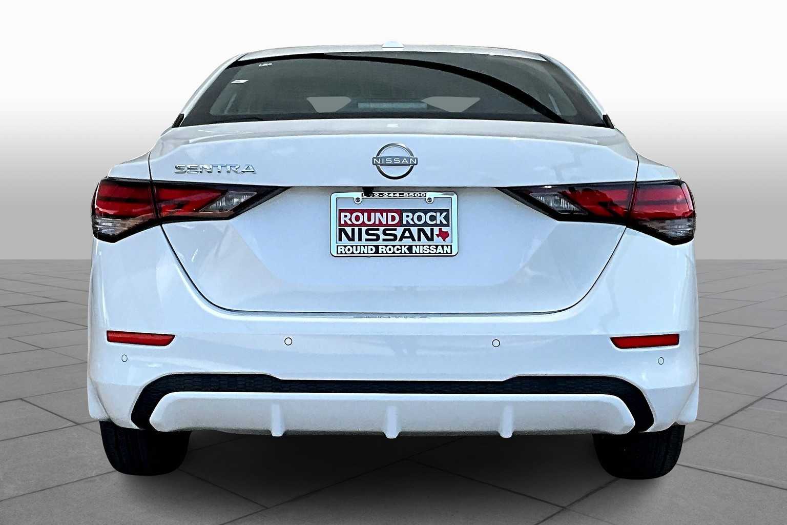 2025 Nissan Sentra SV photo 4