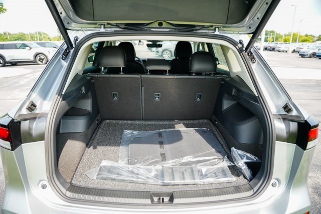 2025 Volkswagen Tiguan SE photo 21
