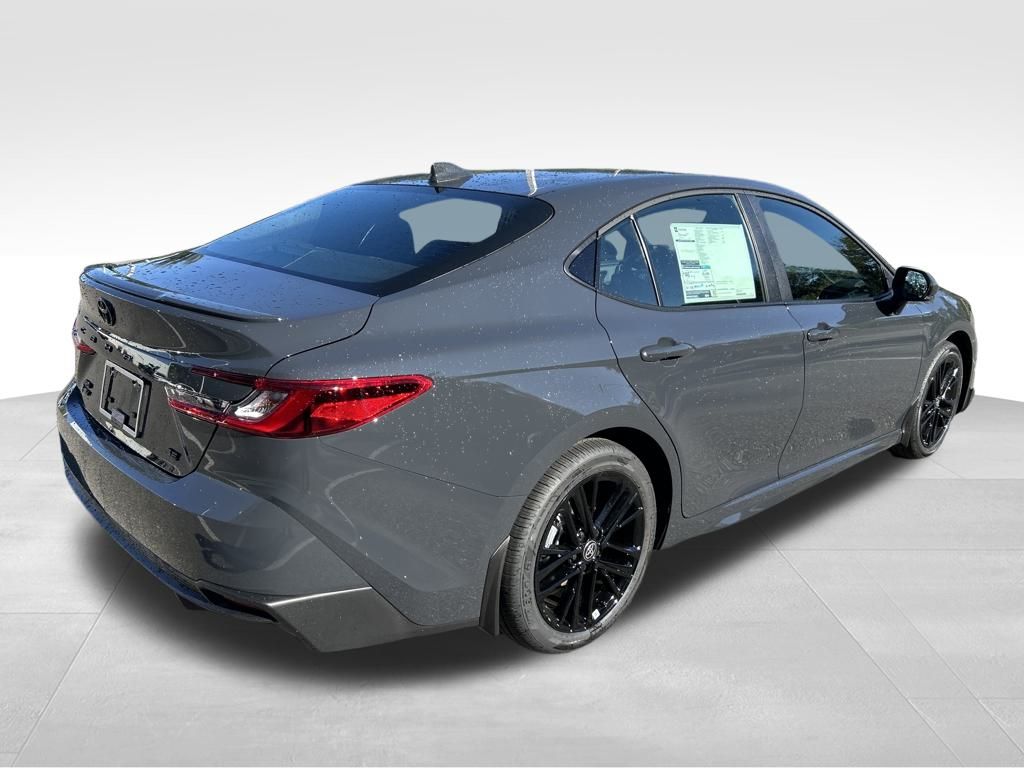 2026 Toyota Camry SE photo 5