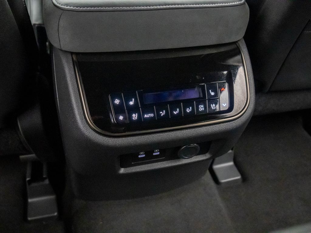 2026 Infiniti QX80 photo 21