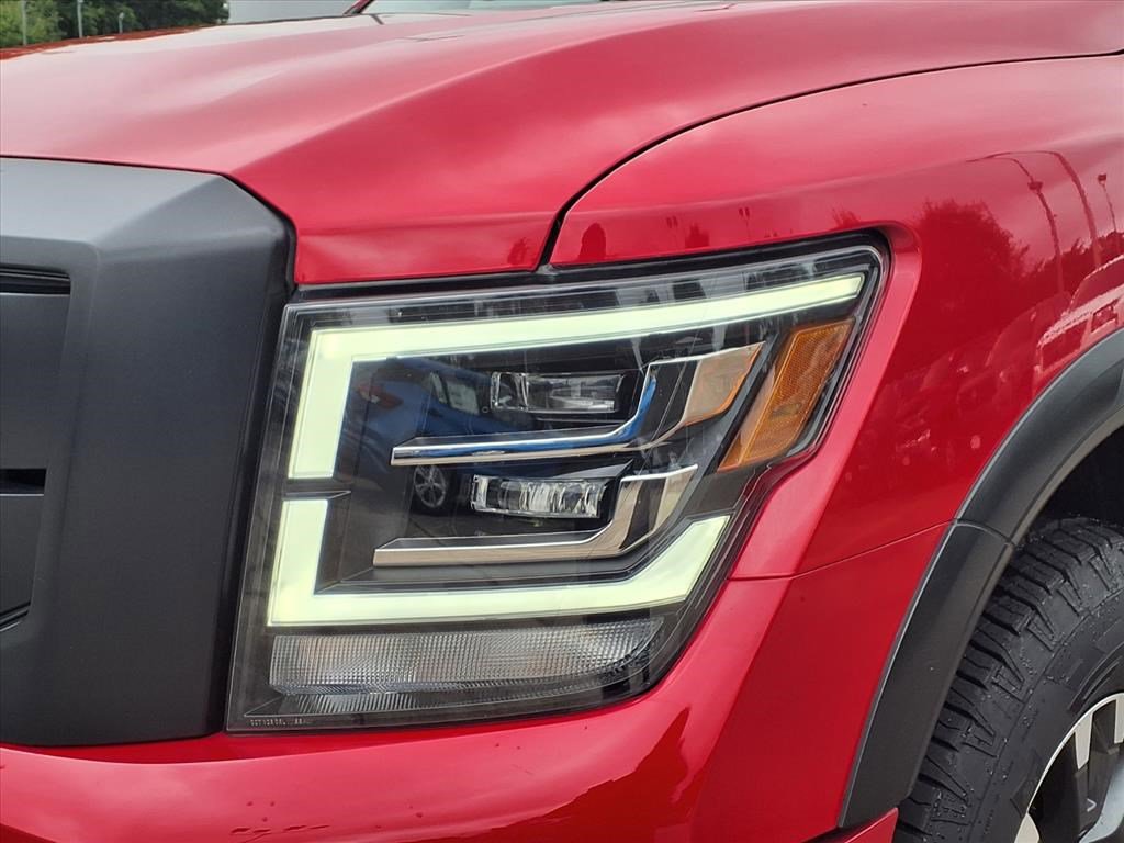 2024 Nissan Titan PRO-4X photo 2
