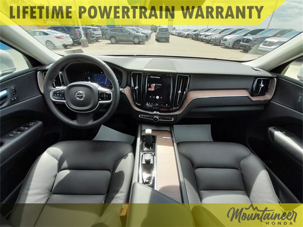 2023 Volvo XC60 B5 Plus photo 34