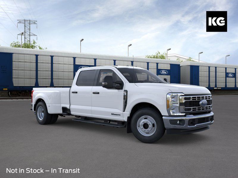 2026 Ford F-350 Super Duty XL's photo