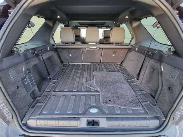 2024 Land Rover Discovery SE photo 6