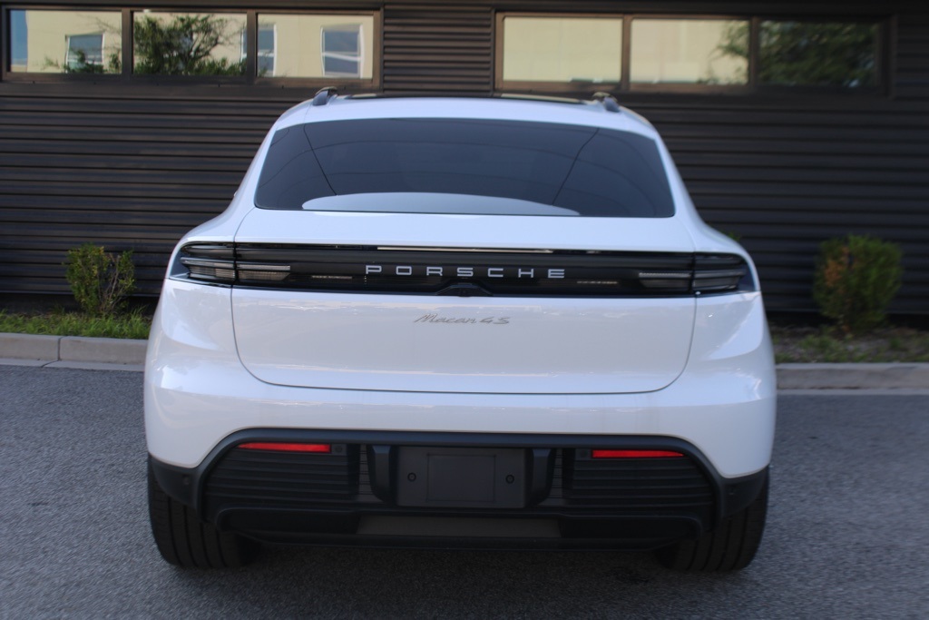 2025 Porsche Macan Electric photo 6