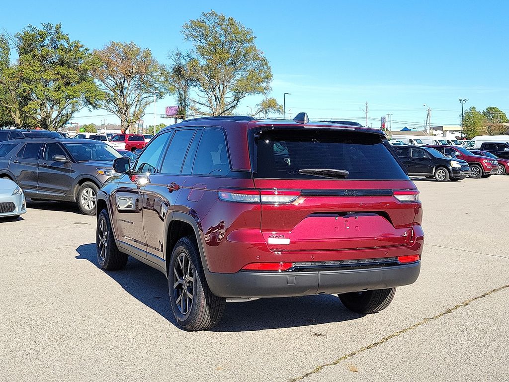 2025 Jeep Grand Cherokee Altitude X photo 4