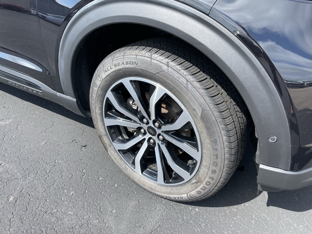 2021 Ford Explorer ST photo 3