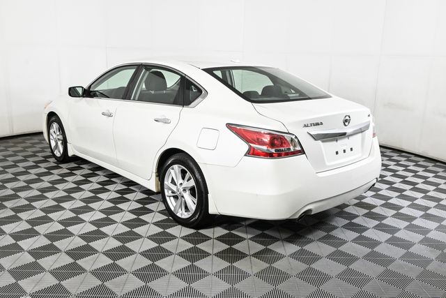 2014 Nissan Altima 2.5 SV photo 2