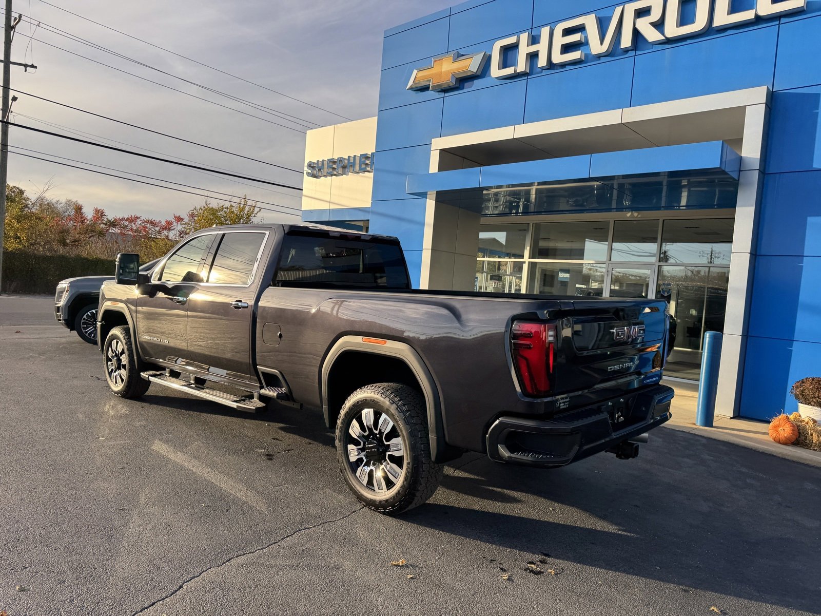 2026 Gmc Sierra 3500 HD Denali photo 2