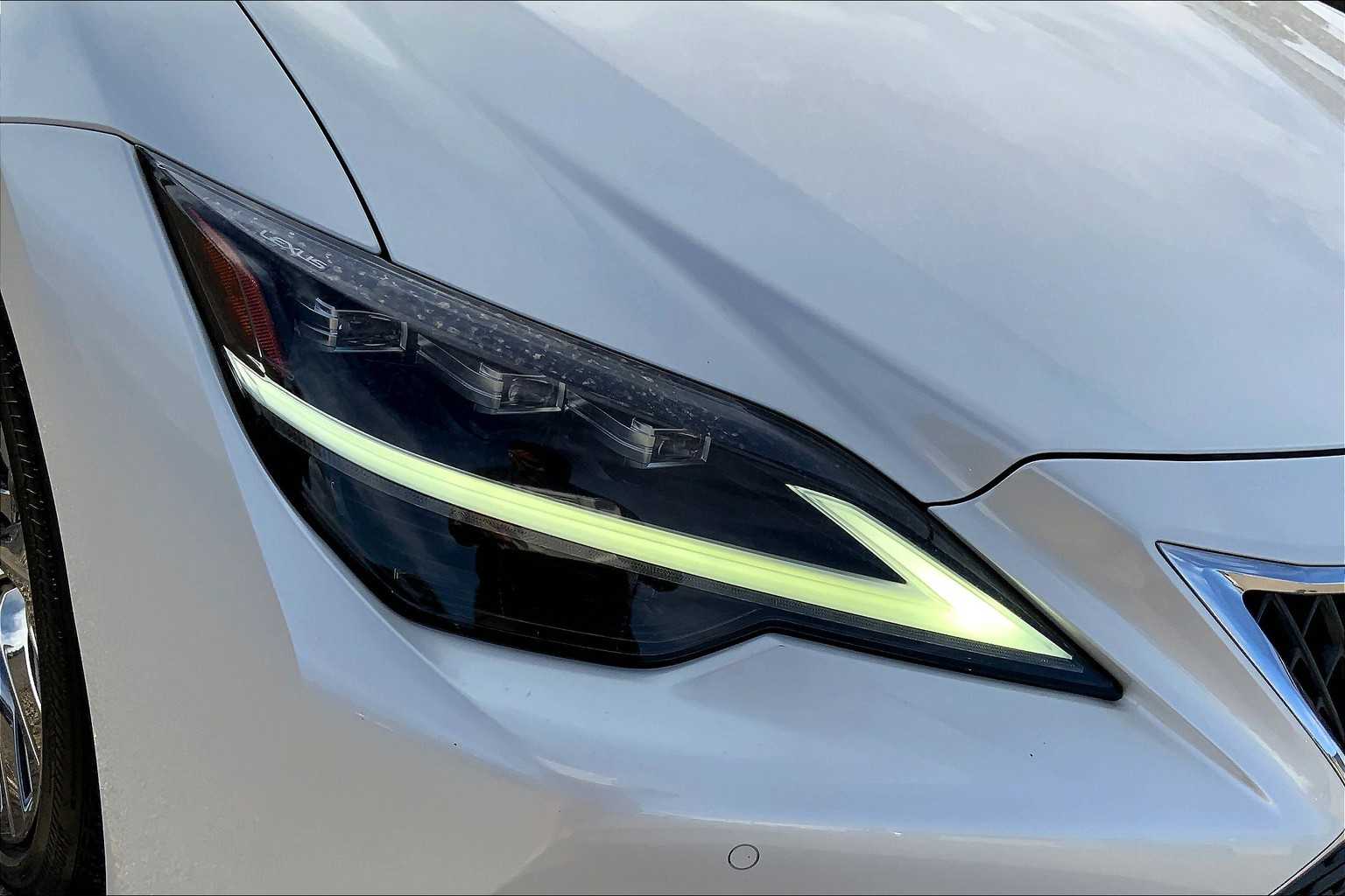 2022 Lexus LS 500 photo 25