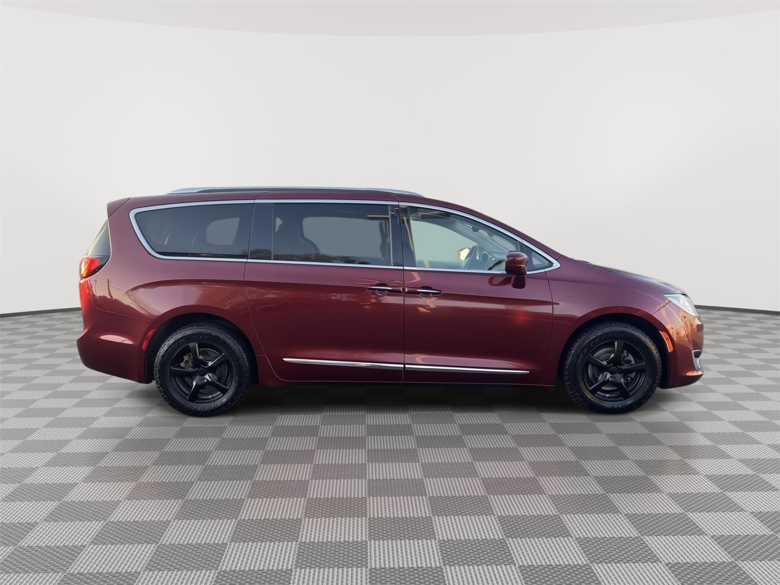 2017 Chrysler Pacifica Touring Plus photo 6