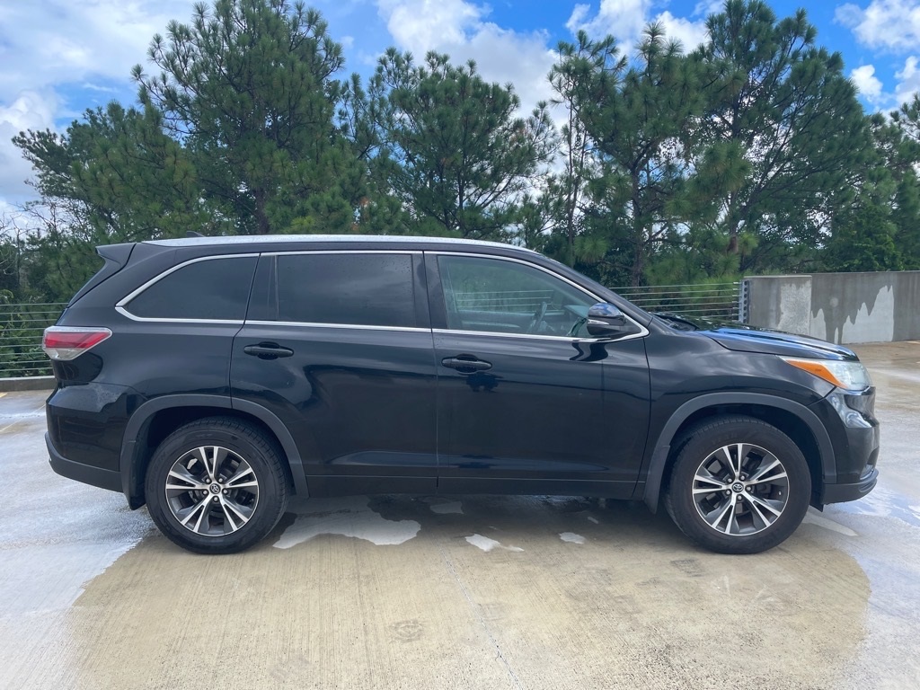 2016 Toyota Highlander XLE photo 6