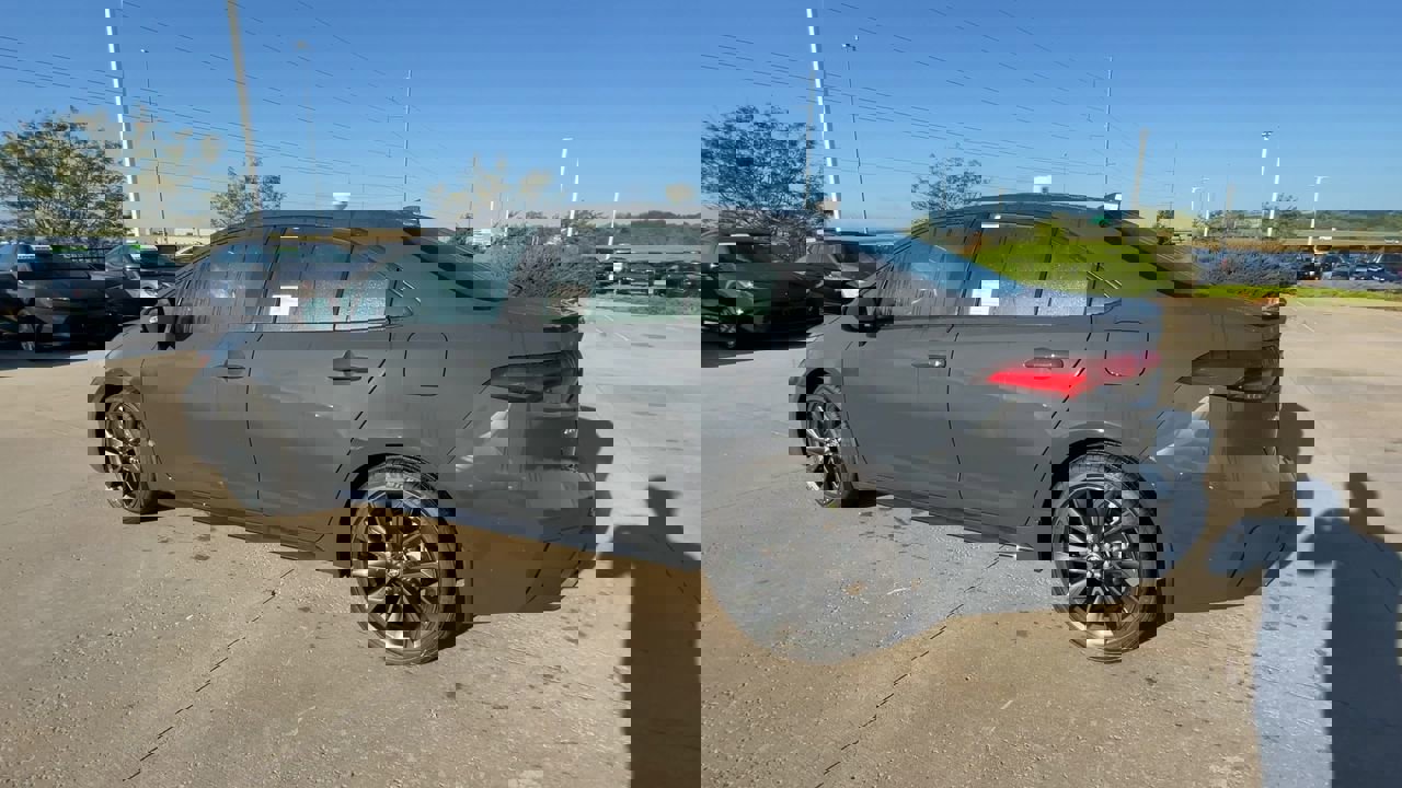 2025 Toyota Corolla XSE photo 5