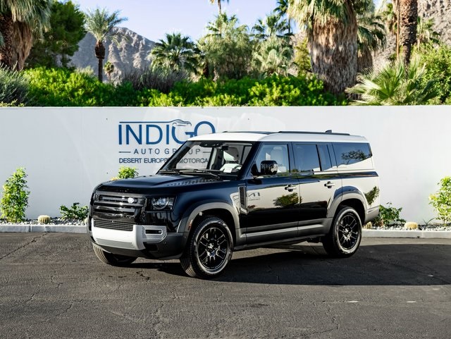 2025 Land Rover Defender S's photo