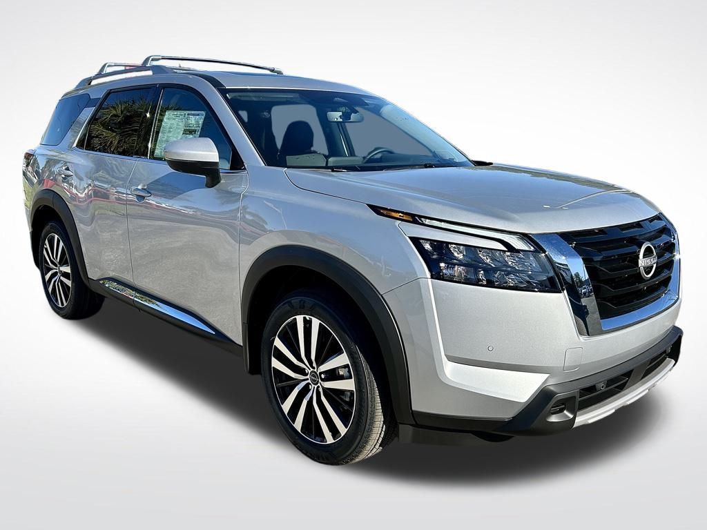 2025 Nissan Pathfinder Platinum photo 2