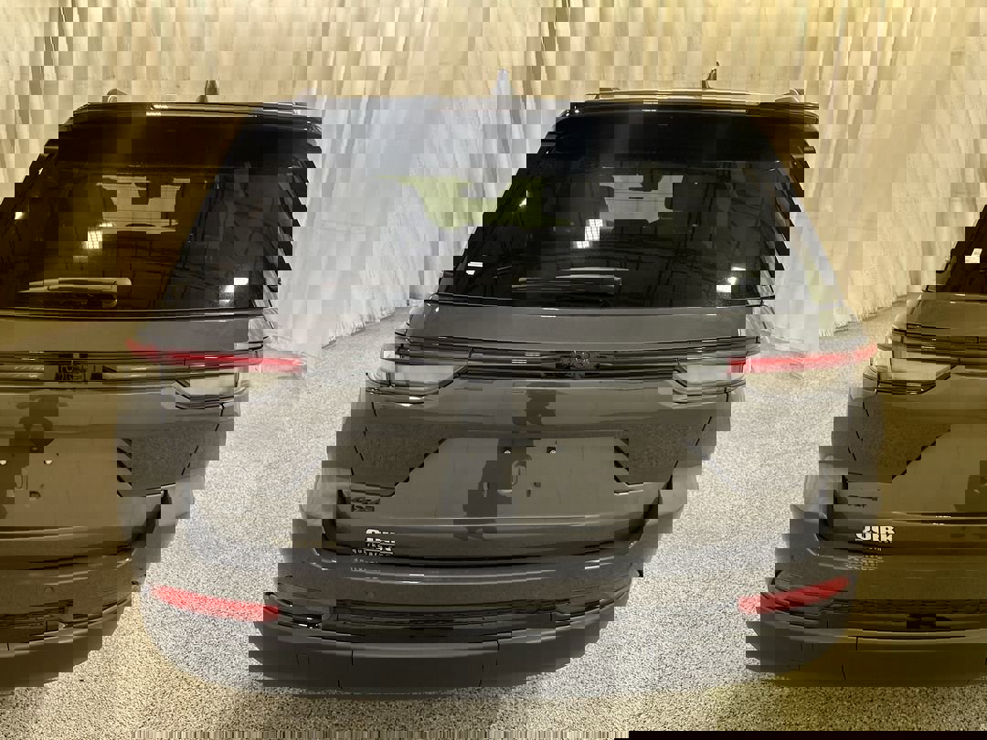 2025 Jeep Grand Cherokee Altitude X photo 4