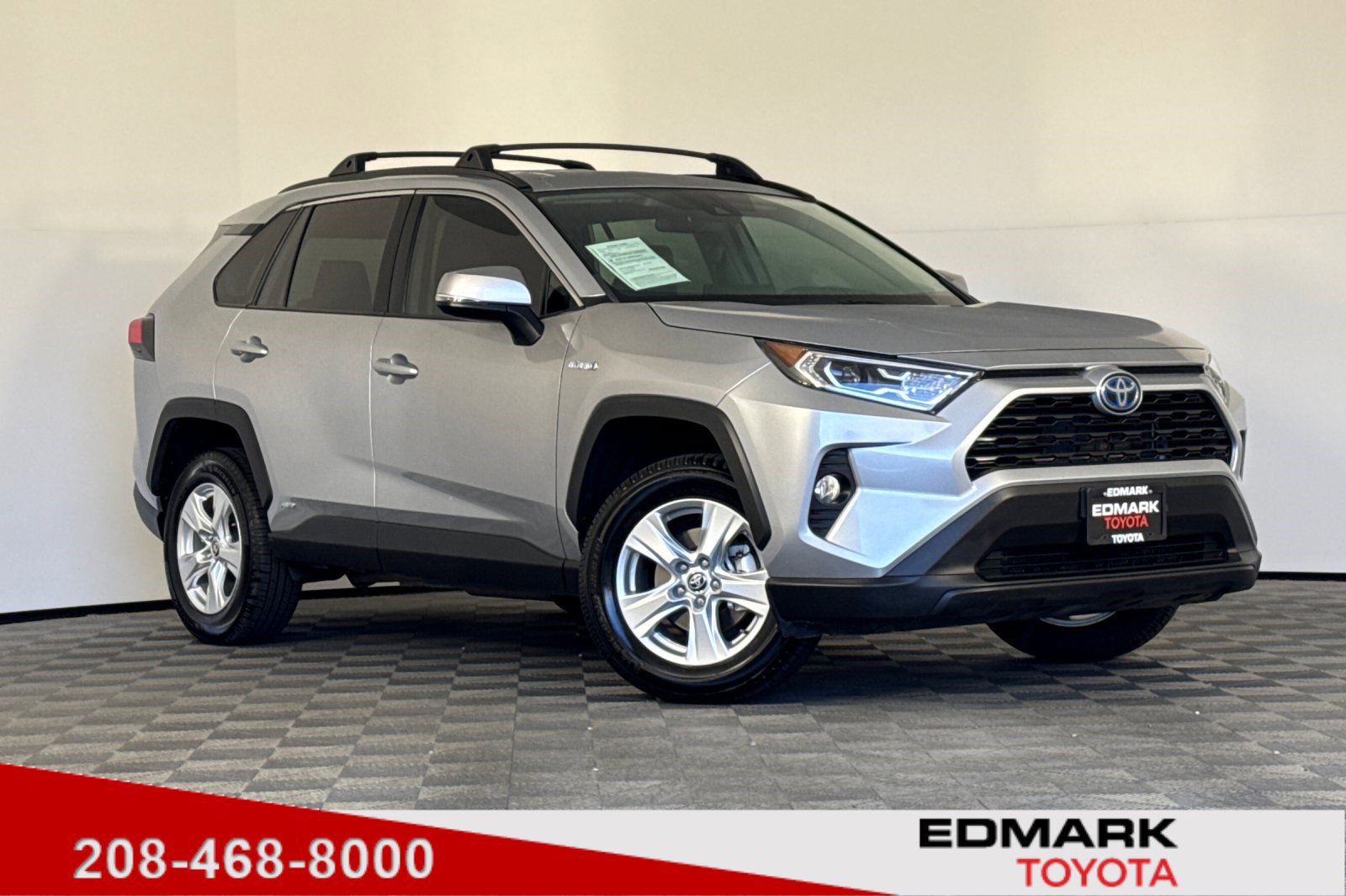 2021 Toyota RAV4 XLE's photo