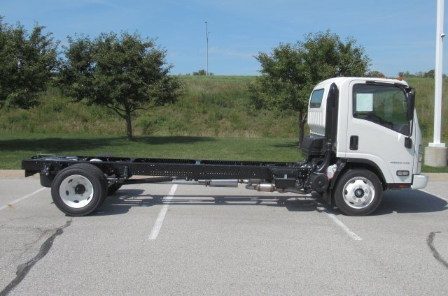 2025 Chevrolet Silverado 4500HD photo 2
