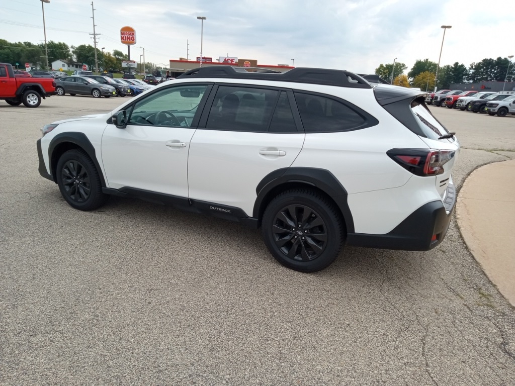 2023 Subaru Outback Onyx Edition photo 10