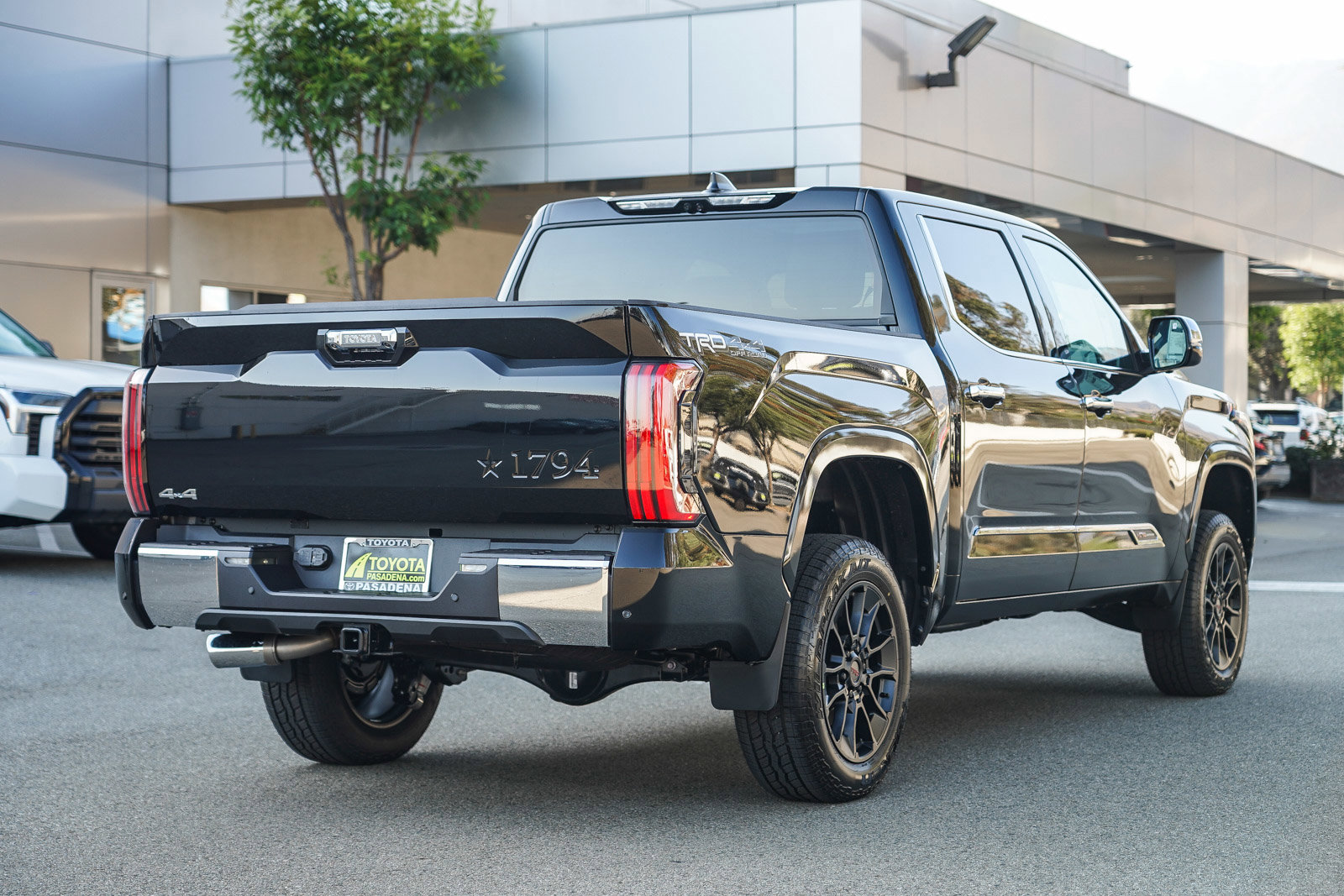 2025 Toyota Tundra 1794 Edition CrewMax photo 6