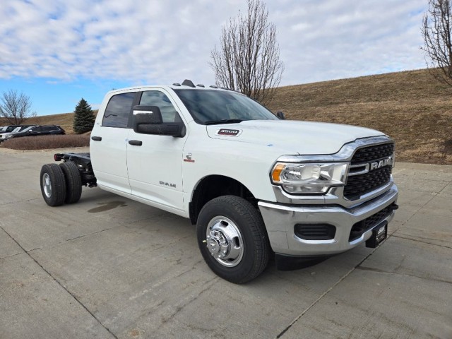 2024 RAM 3500 Chassis Cab SLT
