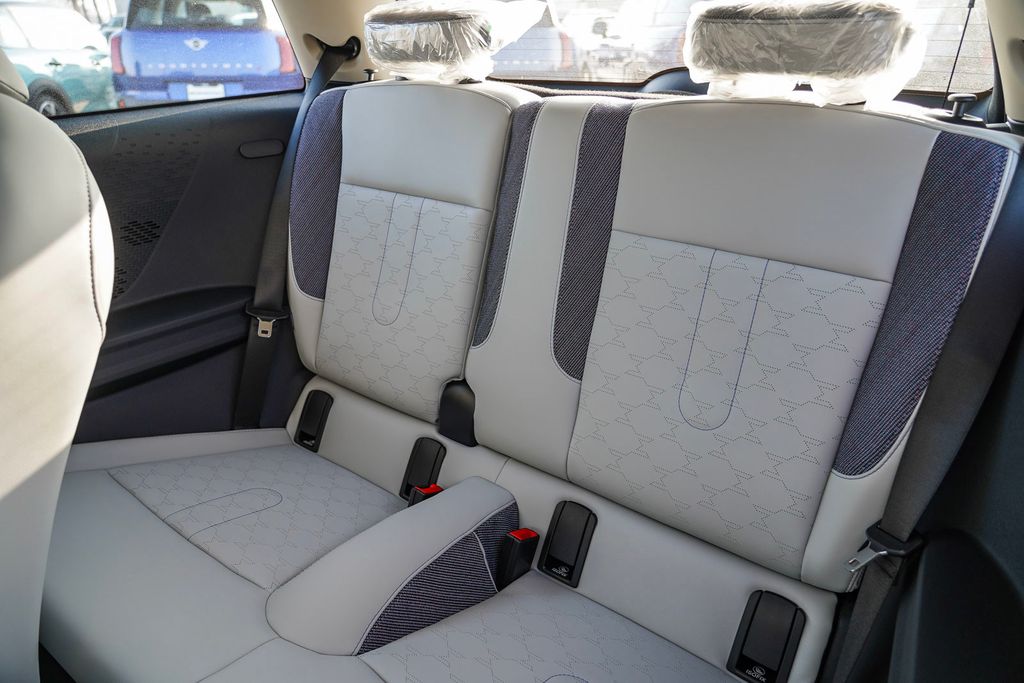 2025 Mini Cooper 2 Door Hardtop Signature photo 17