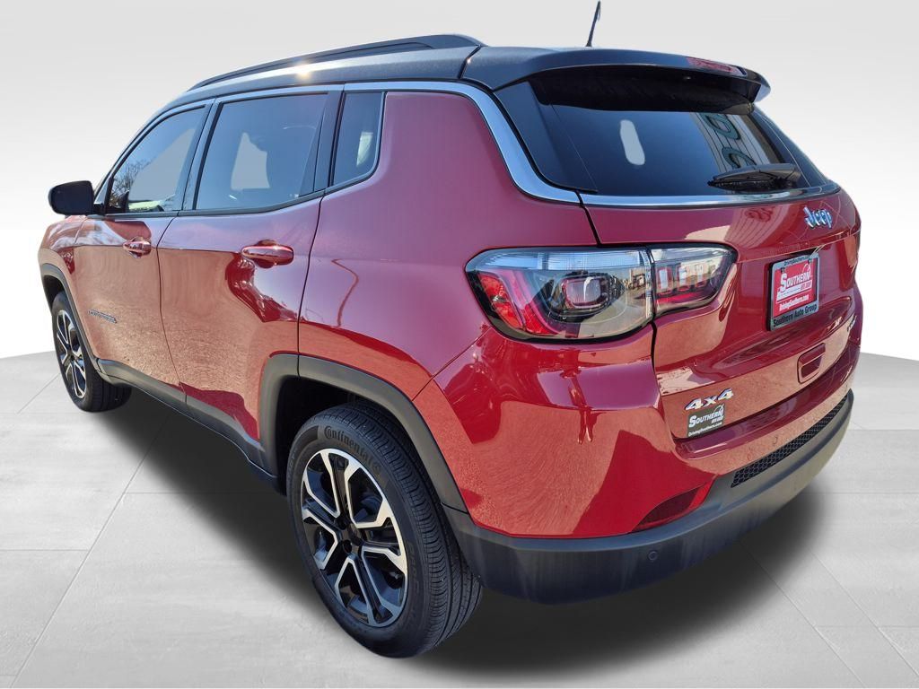 2024 Jeep Compass Limited photo 3