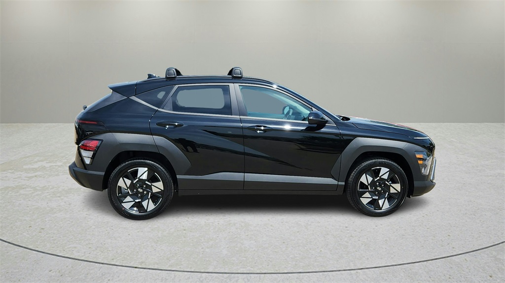2025 Hyundai Kona SEL photo 8