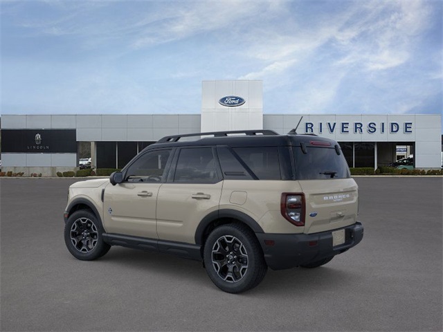2025 Ford Bronco Sport Outer Banks photo 2