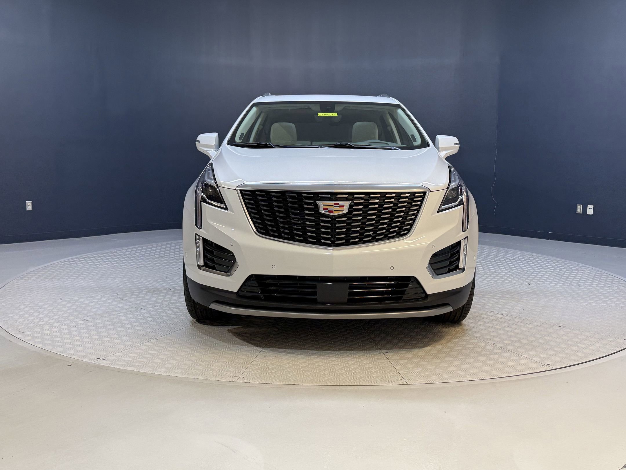 2025 Cadillac XT5 Premium Luxury photo 3