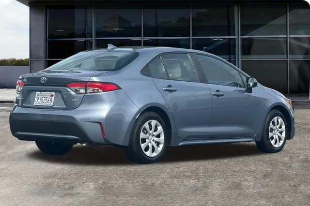 2022 Toyota Corolla LE photo 4