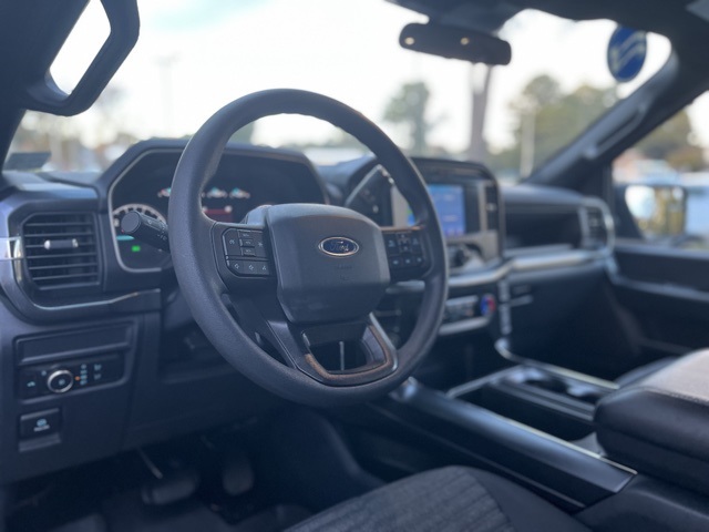 2022 Ford F-150 XL photo 2