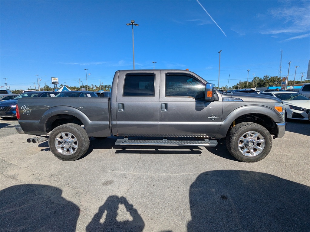 2011 Ford F-350 Lariat photo 2