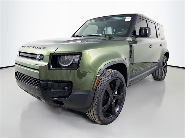 2026 Land Rover Defender S's photo