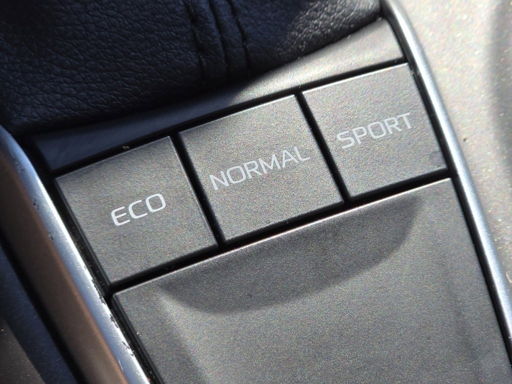 2023 Toyota Camry LE photo 7