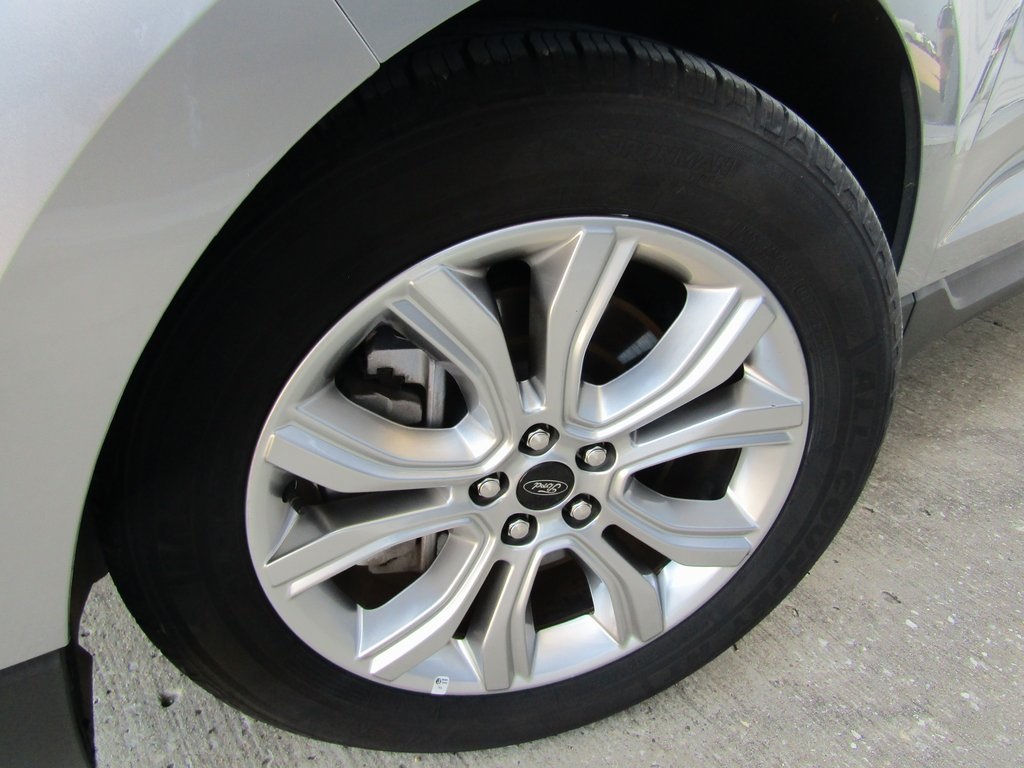 2024 Ford Edge Titanium photo 23
