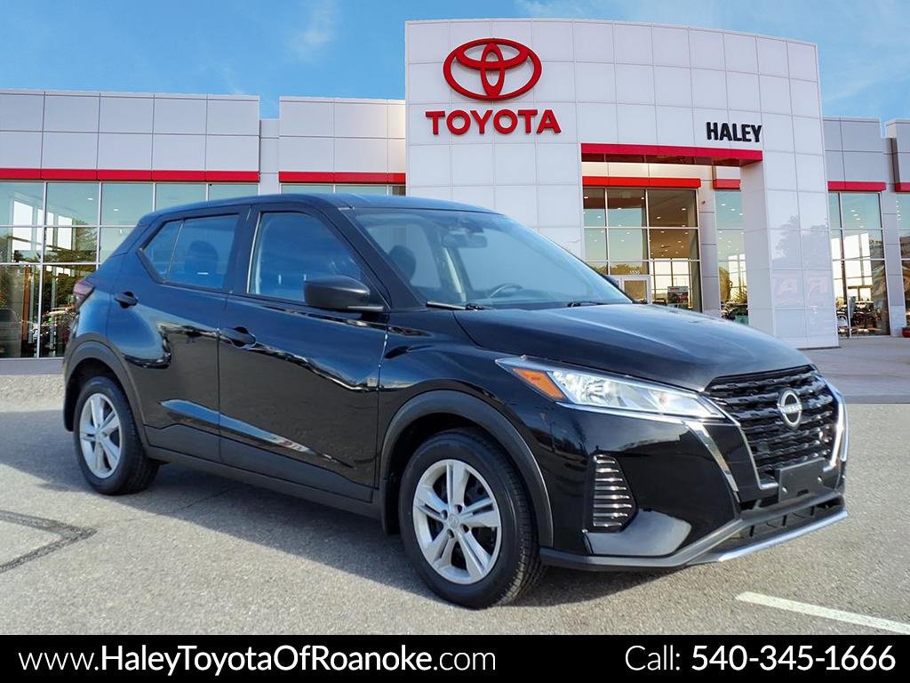 2024 Nissan Kicks S's photo