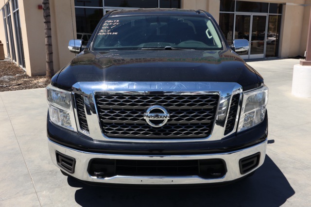 2017 Nissan Titan SV photo 8