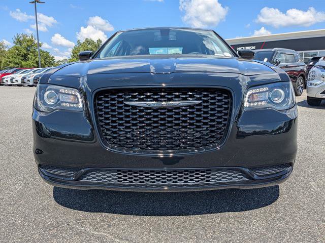 2022 Chrysler 300 Touring photo 19