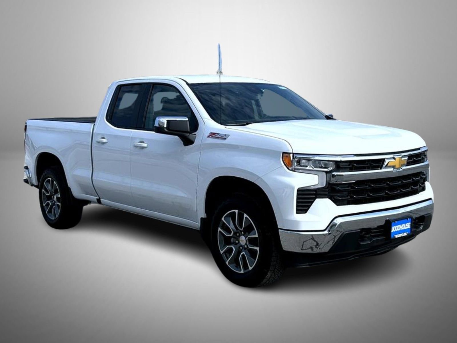 2026 Chevrolet Silverado 1500 LT photo 3