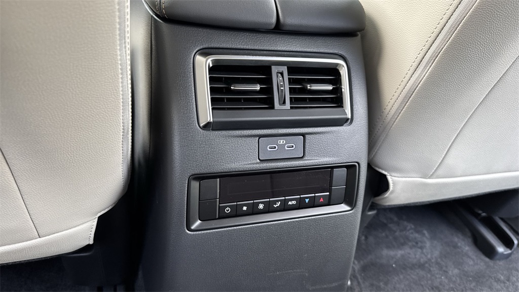 2025 Mazda CX-70 Plug-in Hybrid Premium photo 37