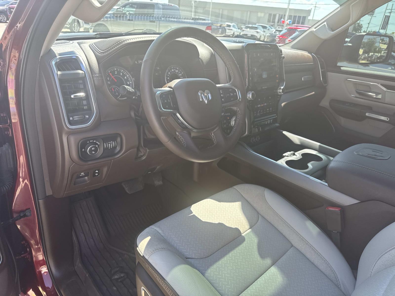 2025 Ram 1500 Laramie photo 15