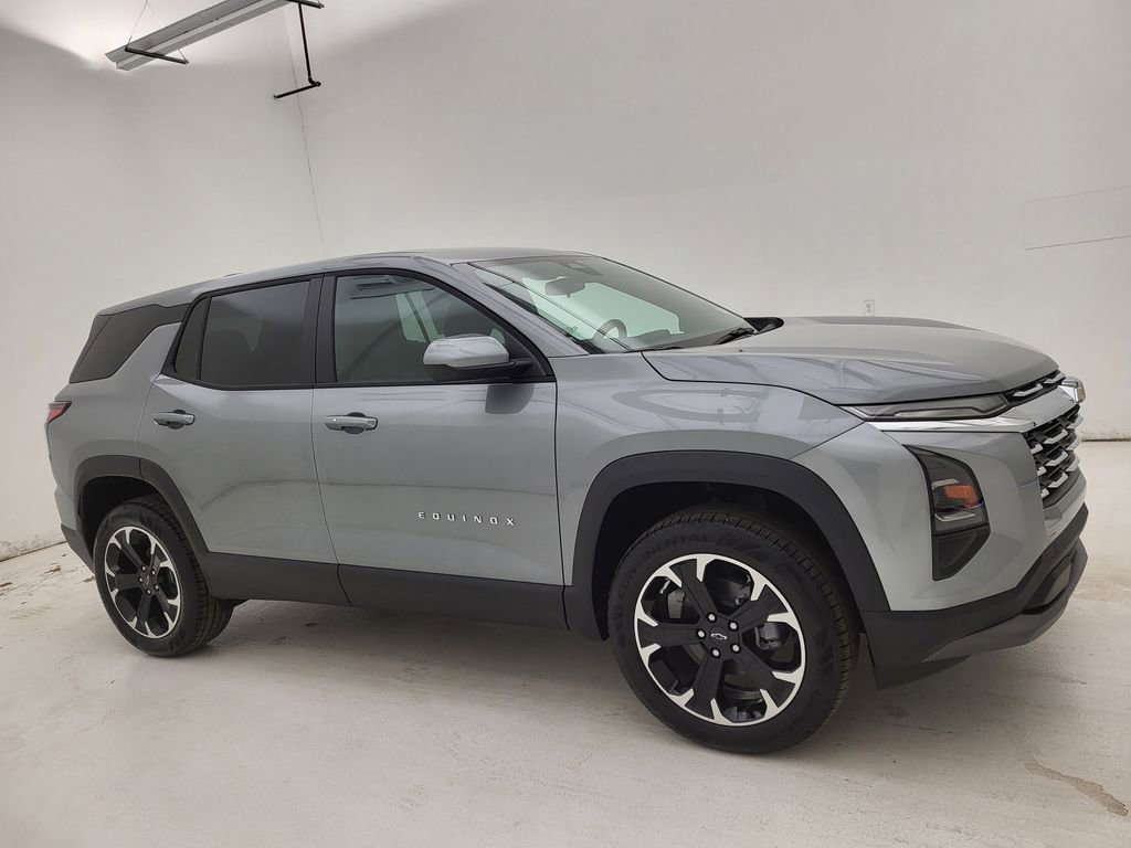 2026 Chevrolet Equinox LT's photo