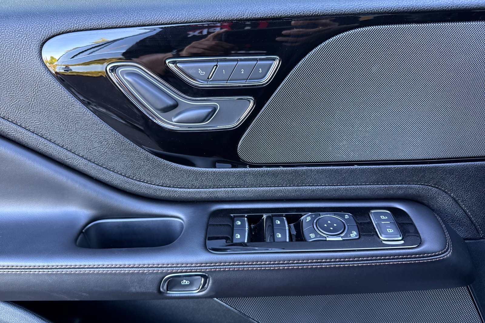 2024 Lincoln Aviator photo 14