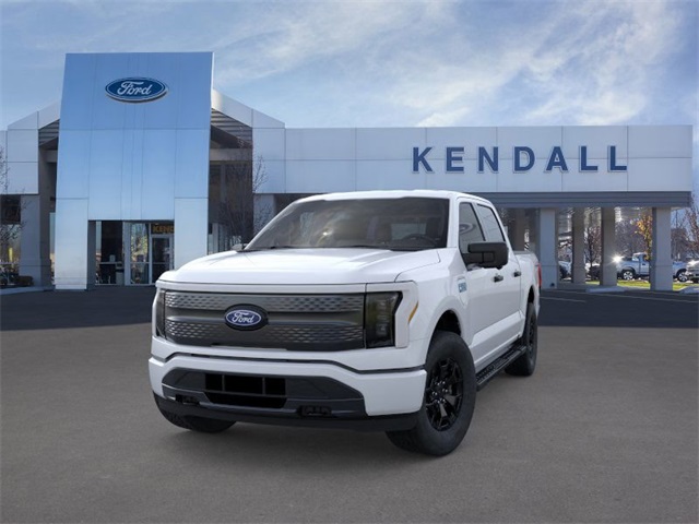 2025 Ford F-150 Lightning XLT photo 2