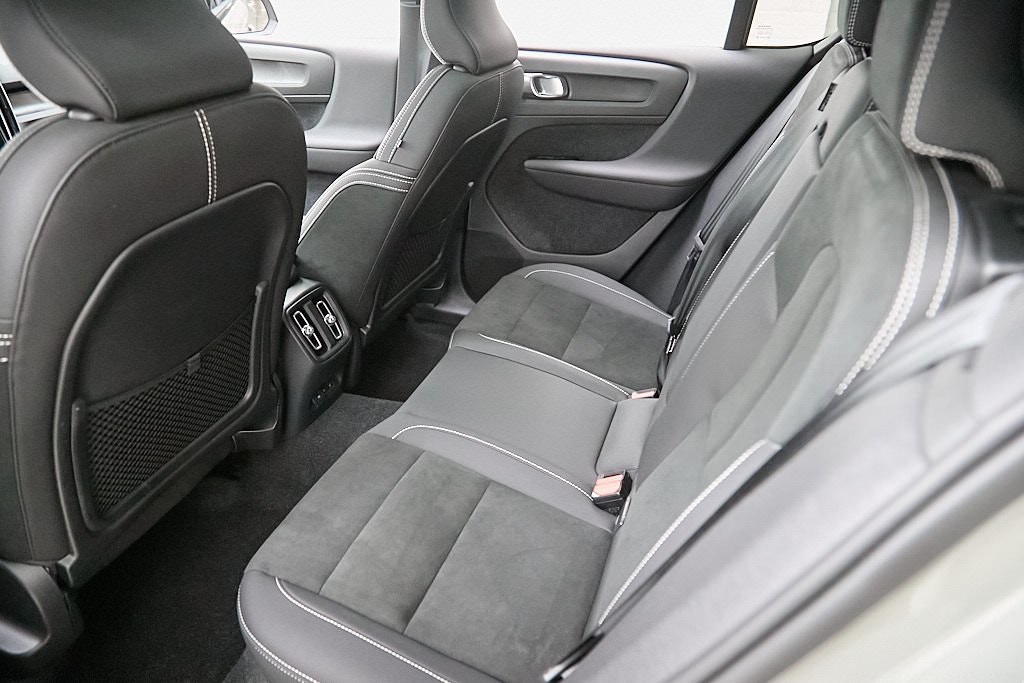 2023 VOLVO C40 - Image 19