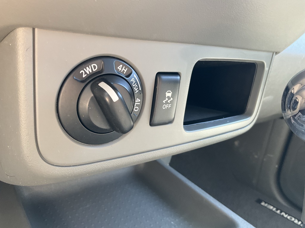 2018 Nissan Frontier SV photo 12