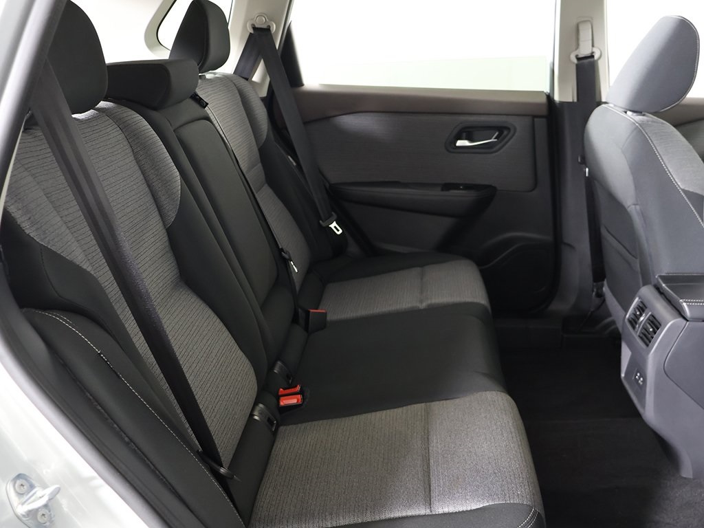 2022 Nissan Rogue SV photo 30