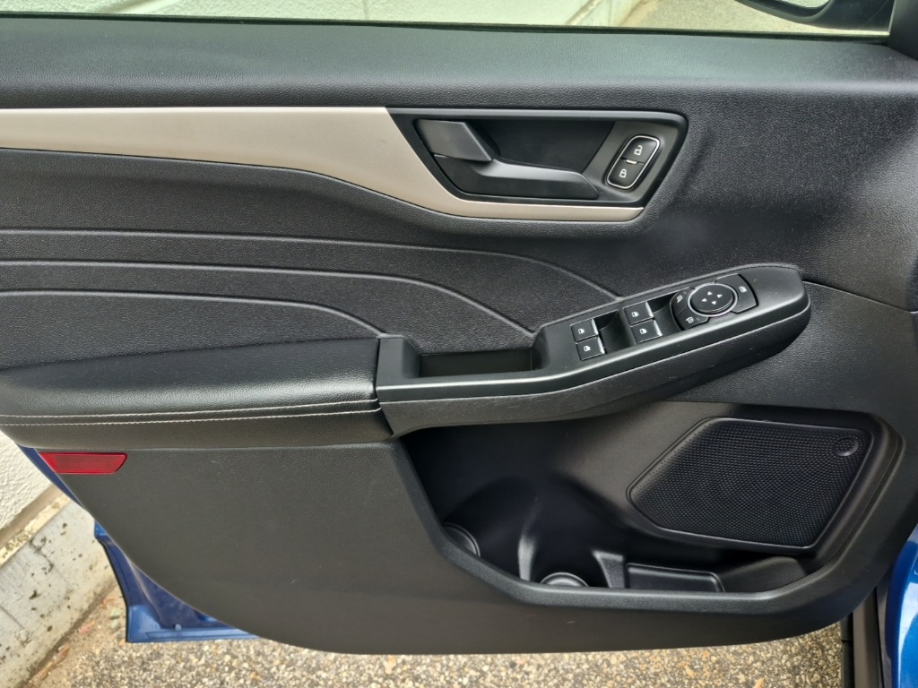 2022 Ford Escape SE photo 12